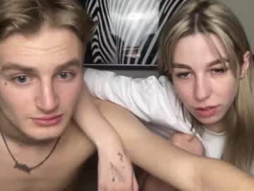 couple Straight And Lesbian Sex Cam with emiliacrossford