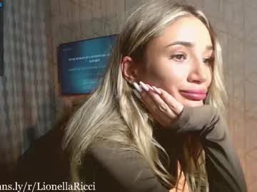 girl Straight And Lesbian Sex Cam with lionellaricci