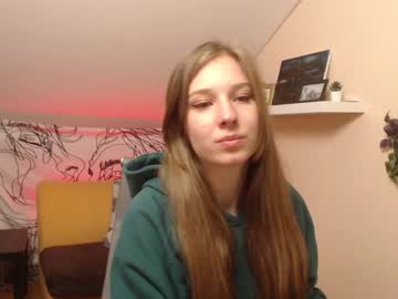 girl Straight And Lesbian Sex Cam with suziii_