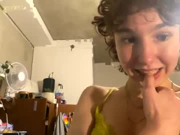 girl Straight And Lesbian Sex Cam with iamskyec