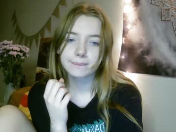 girl Straight And Lesbian Sex Cam with lillygoodgirll