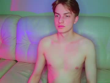 couple Straight And Lesbian Sex Cam with twinkiboys