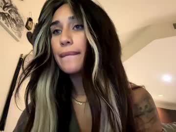 girl Straight And Lesbian Sex Cam with skyyefox