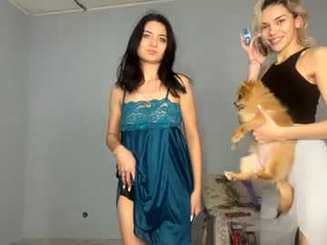 girl Straight And Lesbian Sex Cam with katrin_611