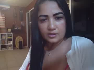 girl Straight And Lesbian Sex Cam with chicanica