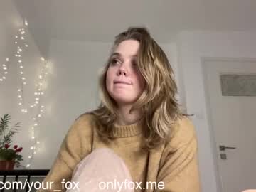 girl Straight And Lesbian Sex Cam with cyber_fox