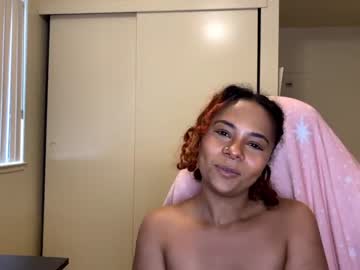 girl Straight And Lesbian Sex Cam with zombeeberry