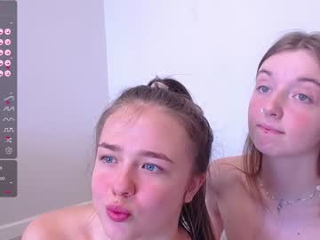 couple Straight And Lesbian Sex Cam with pollypolly__