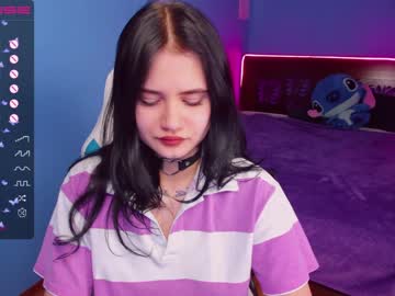 girl Straight And Lesbian Sex Cam with evelinameow