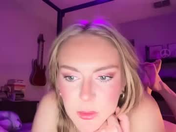 girl Straight And Lesbian Sex Cam with littleangelkittyy