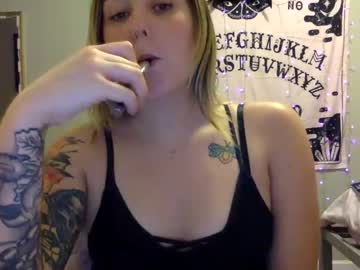 girl Straight And Lesbian Sex Cam with thicc_tattooed_bitch