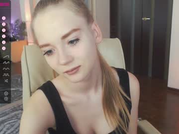girl Straight And Lesbian Sex Cam with nikole_shinebaby