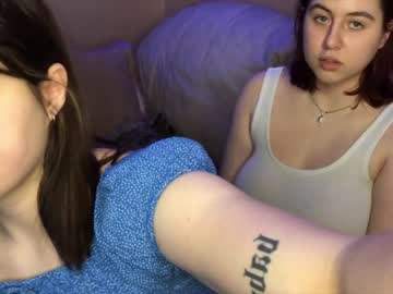 couple Straight And Lesbian Sex Cam with madellana