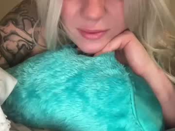 girl Straight And Lesbian Sex Cam with desertblondie
