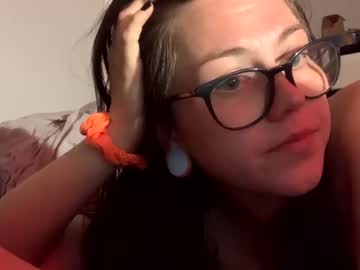 girl Straight And Lesbian Sex Cam with miquieskyebb