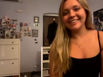 girl Straight And Lesbian Sex Cam with kirraanette
