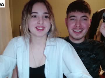 couple Straight And Lesbian Sex Cam with bananass_friends