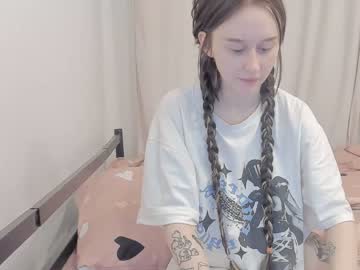 girl Straight And Lesbian Sex Cam with kitty_fayle