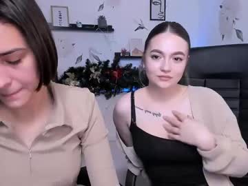 girl Straight And Lesbian Sex Cam with tina_tina1