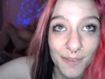 couple Straight And Lesbian Sex Cam with feralfoxiee
